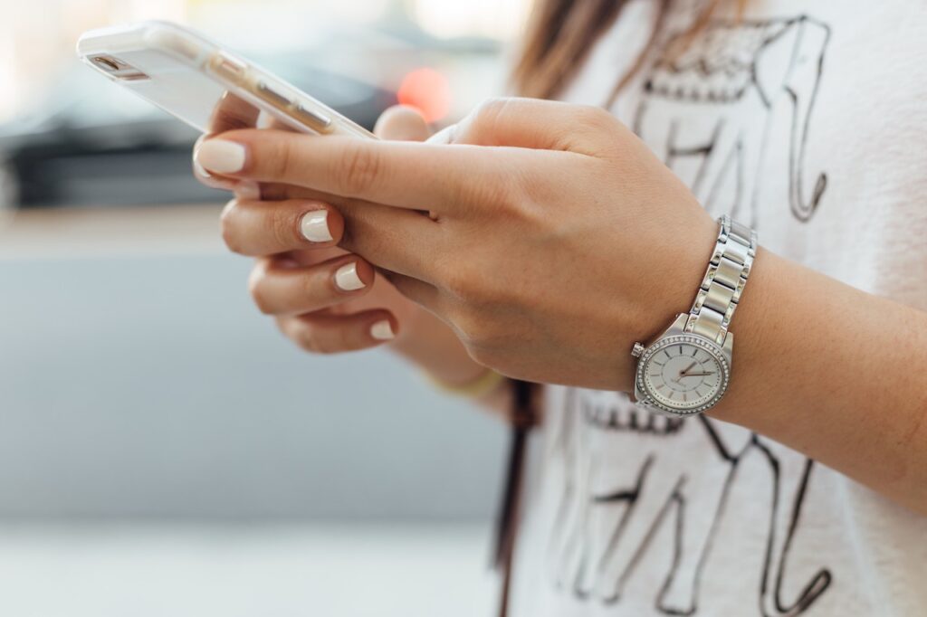 phoneinhand