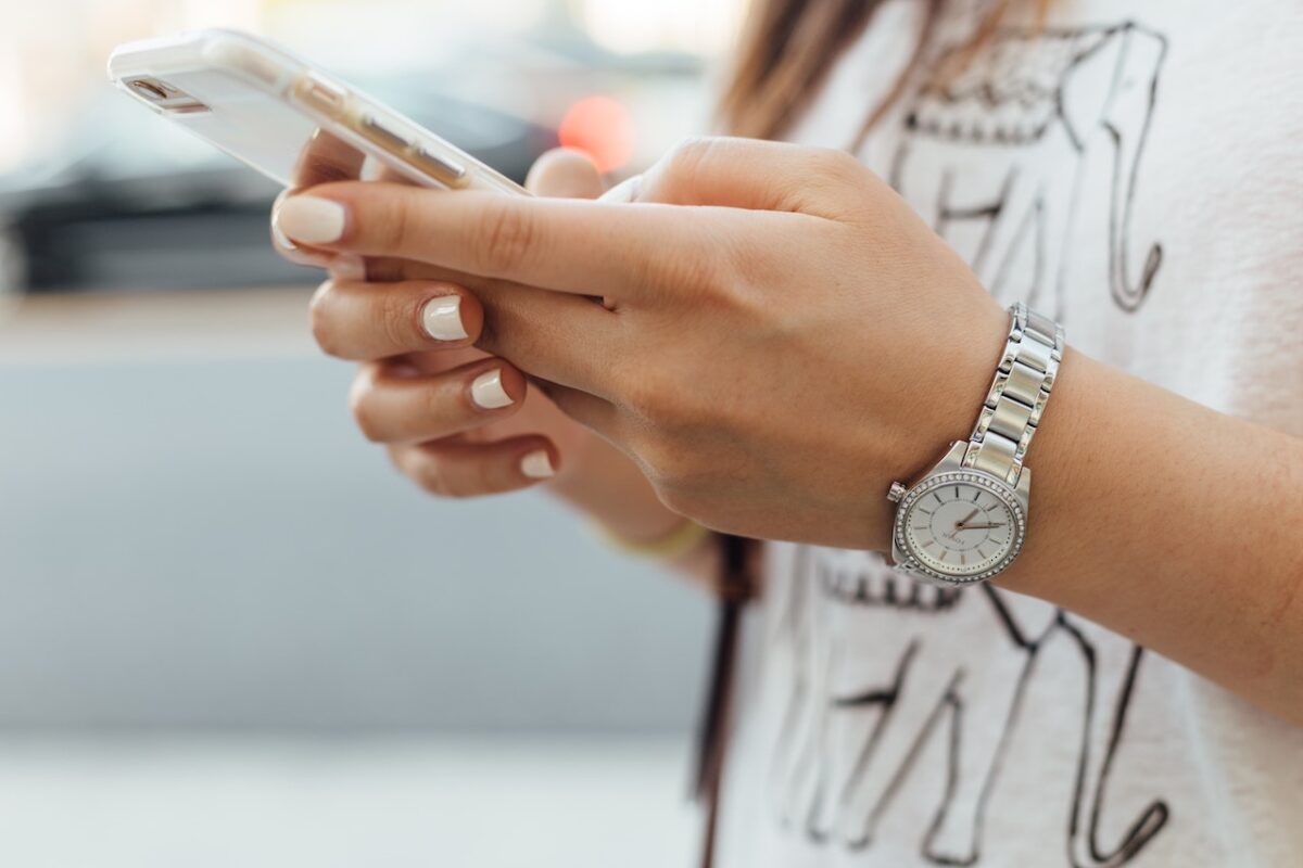 phoneinhand